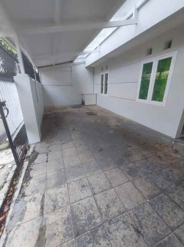 dijual rumah jl cipedes sukagalih