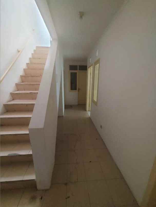 dijual rumah jl cipedes sukagalih