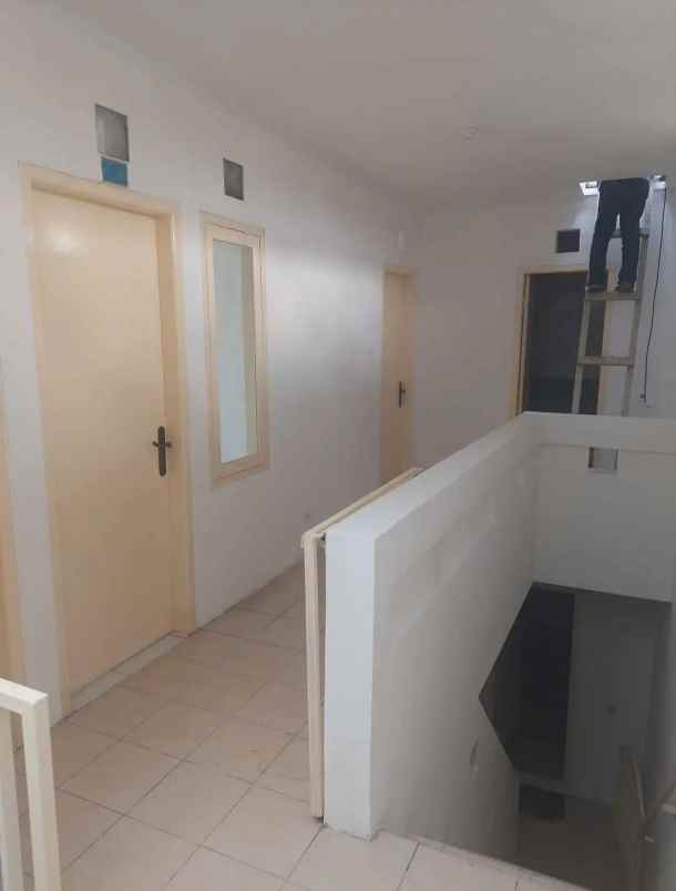 dijual rumah jl cipedes sukagalih