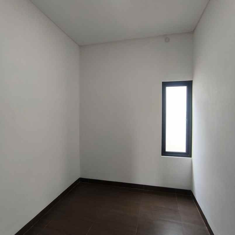 dijual rumah jl cipinang kebembem