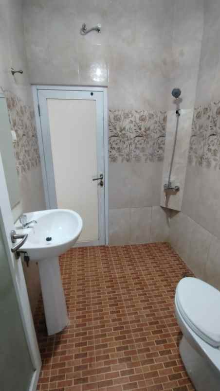 dijual rumah jl cipinang muara duren