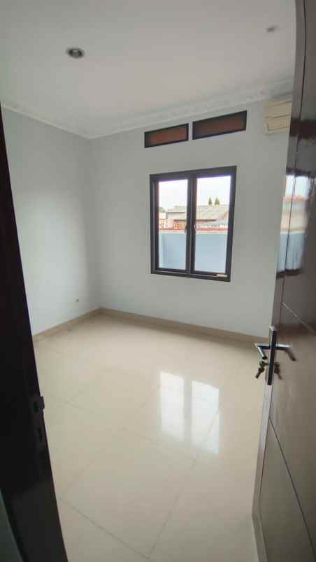 dijual rumah jl cipinang muara duren