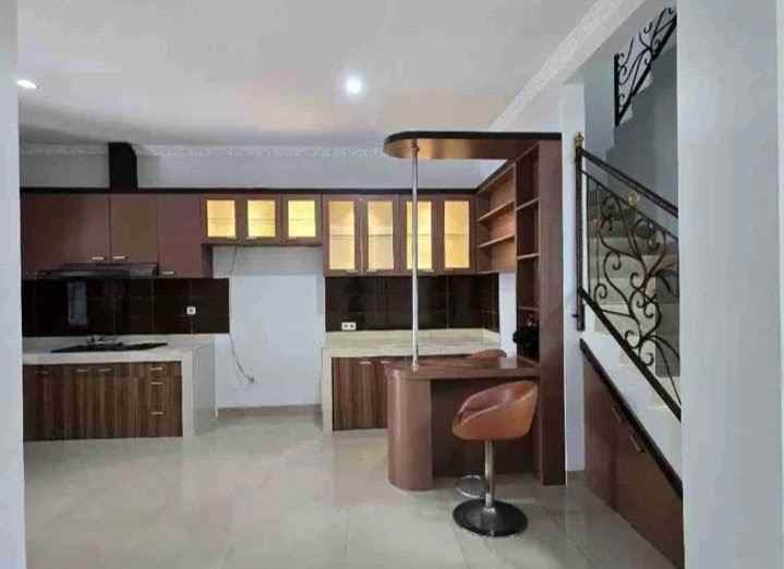 dijual rumah jl cipinang muara duren