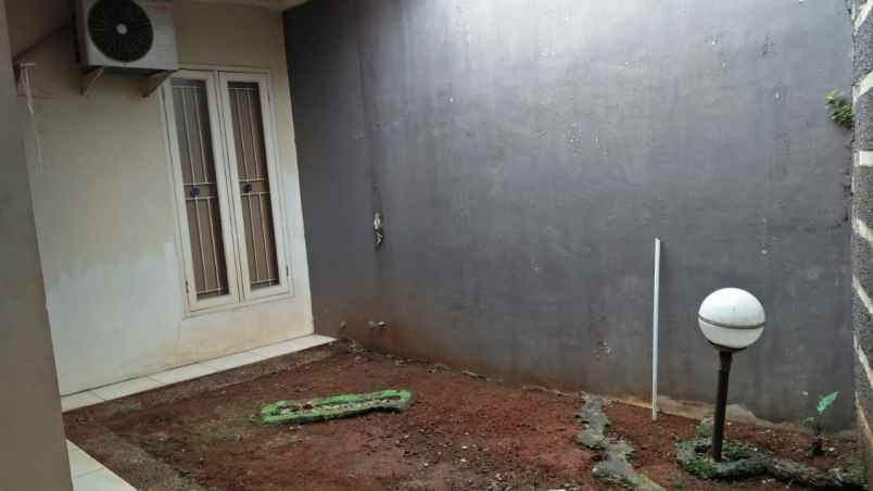 dijual rumah jl ciracas jakarta timur