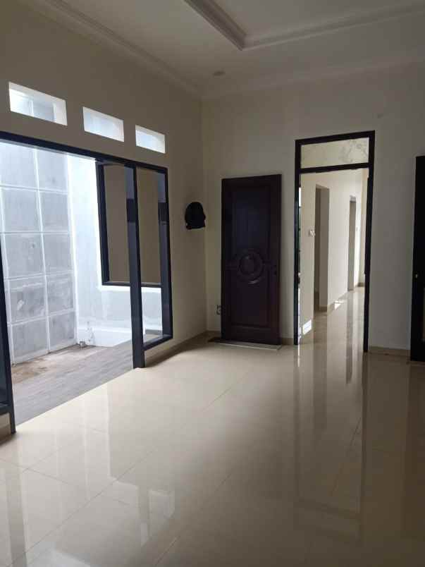 dijual rumah jl duren sawit raya duren