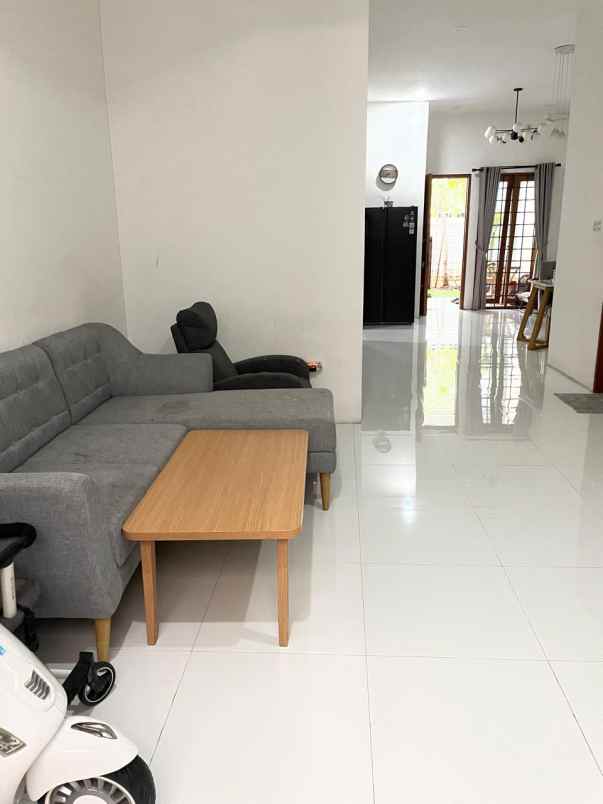 dijual rumah jl duren sawit raya duren