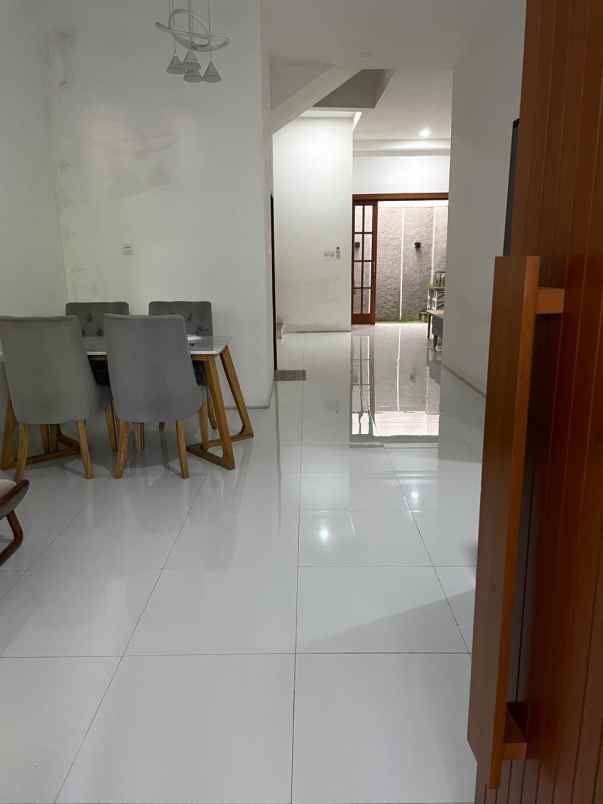 dijual rumah jl duren sawit raya duren