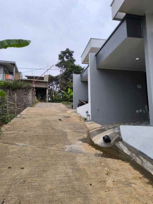 dijual rumah jl islamic center atas