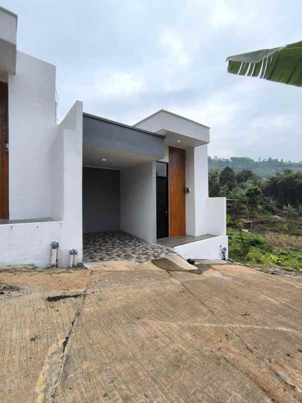 dijual rumah jl islamic center atas