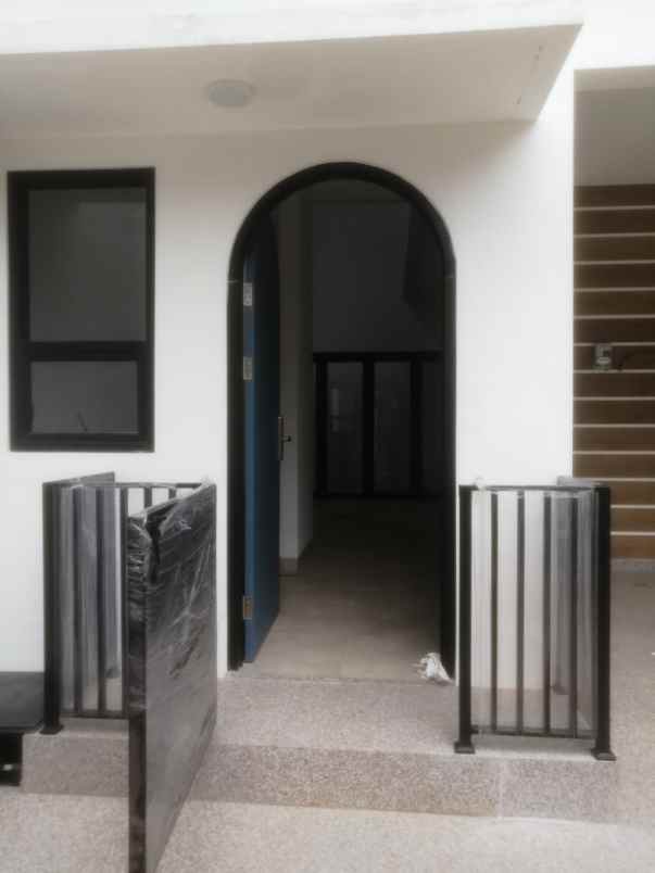 dijual rumah jl jati padang pasar