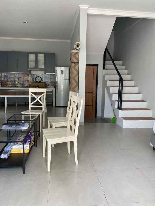 dijual rumah jl jati padang pasar