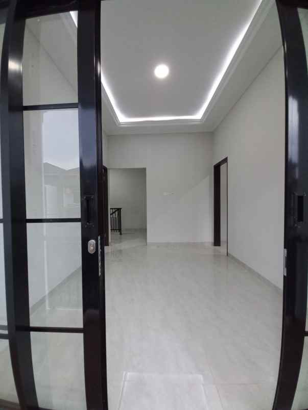 dijual rumah jl kalimulya cilodong