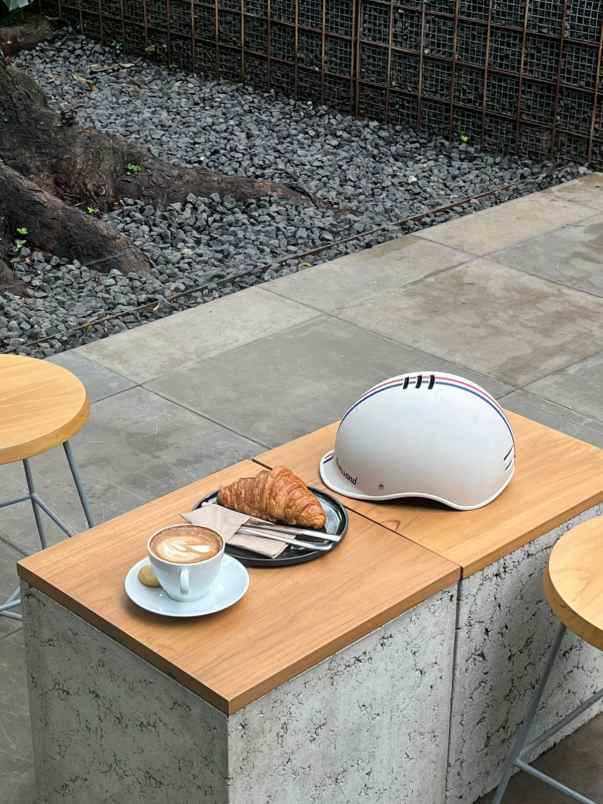 dijual rumah jl karawitan solontongan