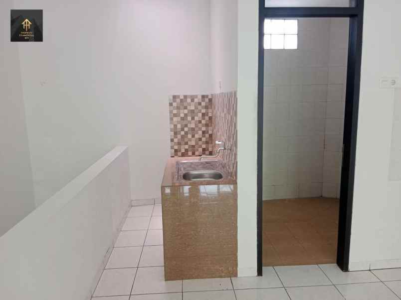 dijual rumah jl komplek mekar wangi