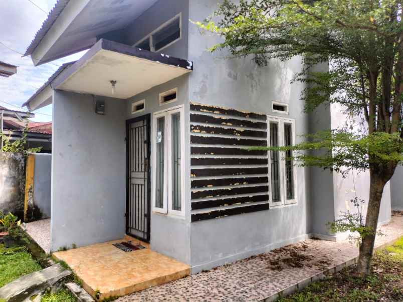 dijual rumah jl kurnia limbungan rumbai