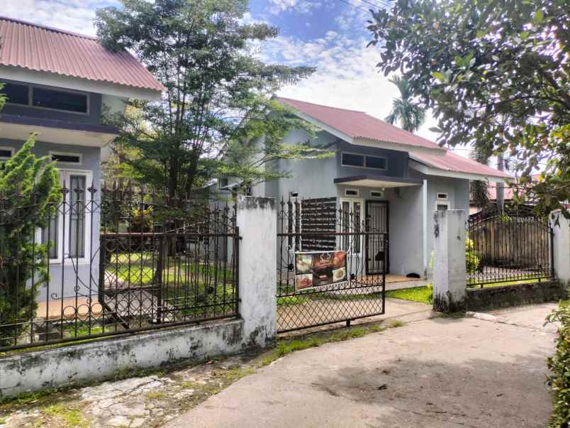 dijual rumah jl kurnia limbungan rumbai