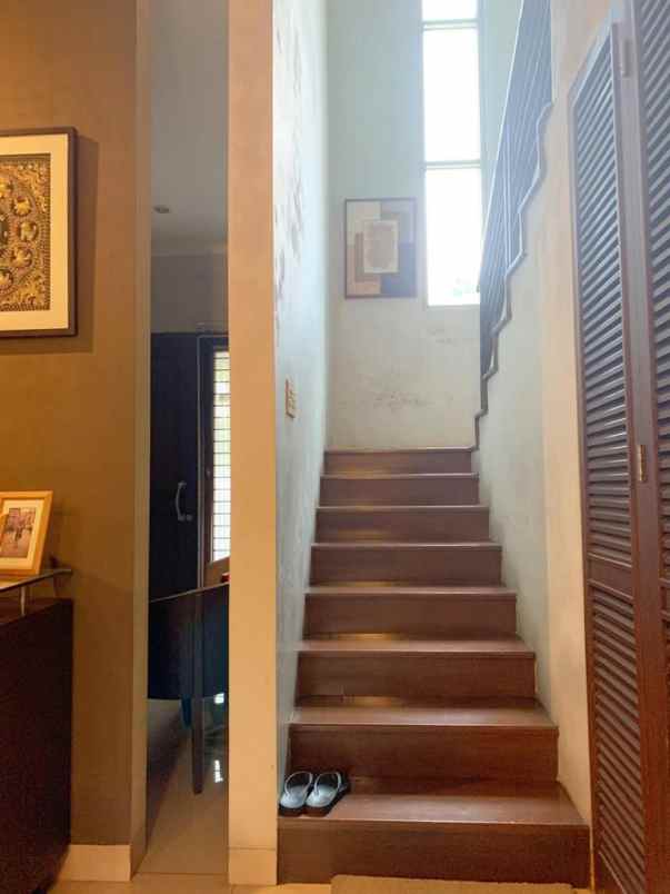 dijual rumah jl megapolitan cinere depok