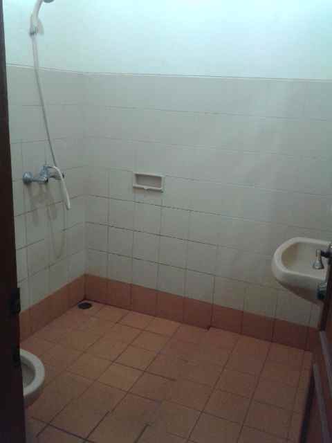 dijual rumah jl reni jaya utara 6 blok