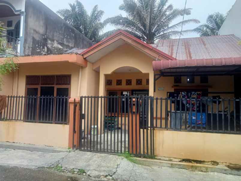 dijual rumah jl soebrantas