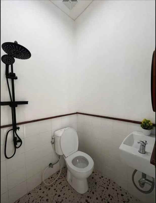 dijual rumah jln mandor samin gdc area