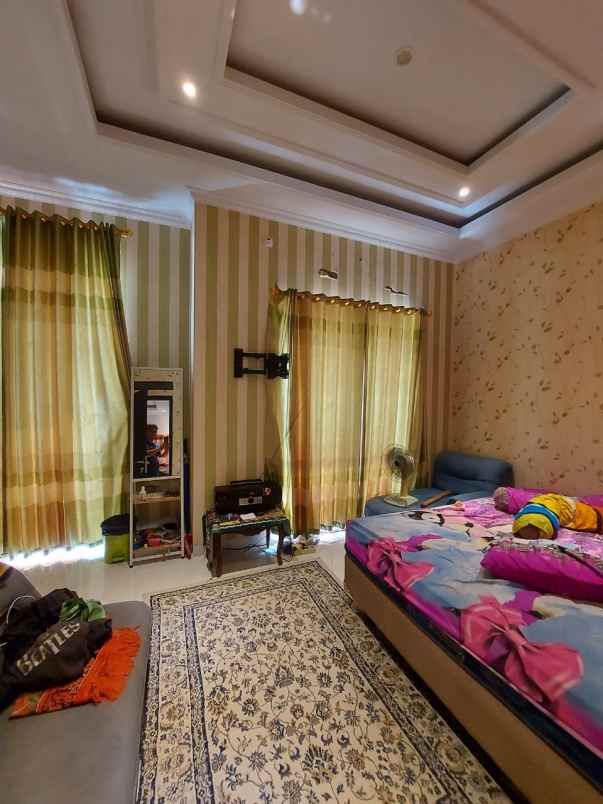 dijual rumah jln sadar raya jagakarsa