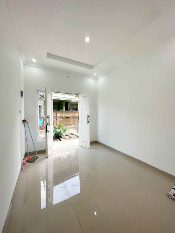 dijual rumah kalisari