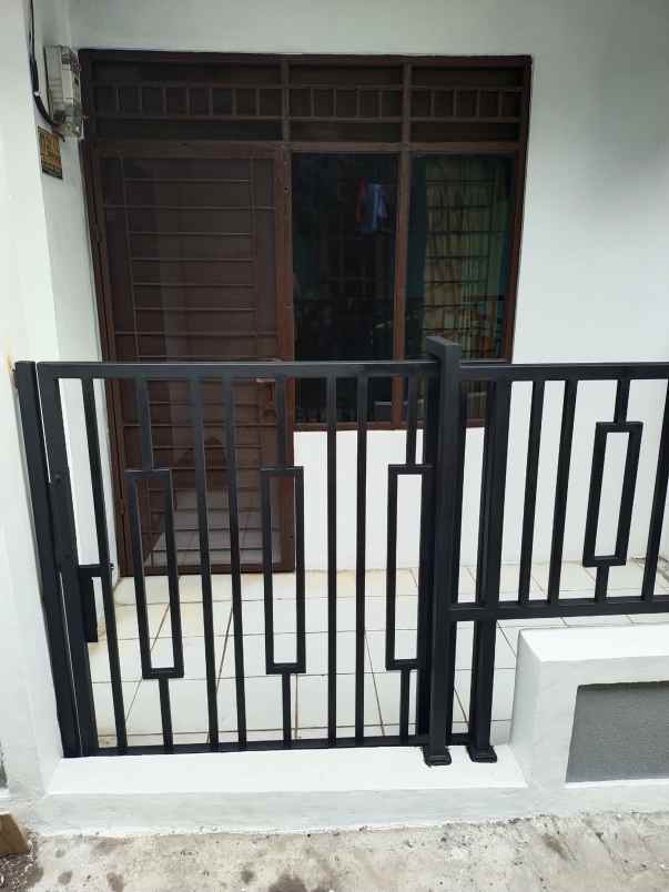 dijual rumah kampung kelapa cikokol