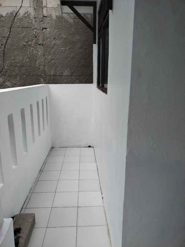 dijual rumah kampung kelapa cikokol