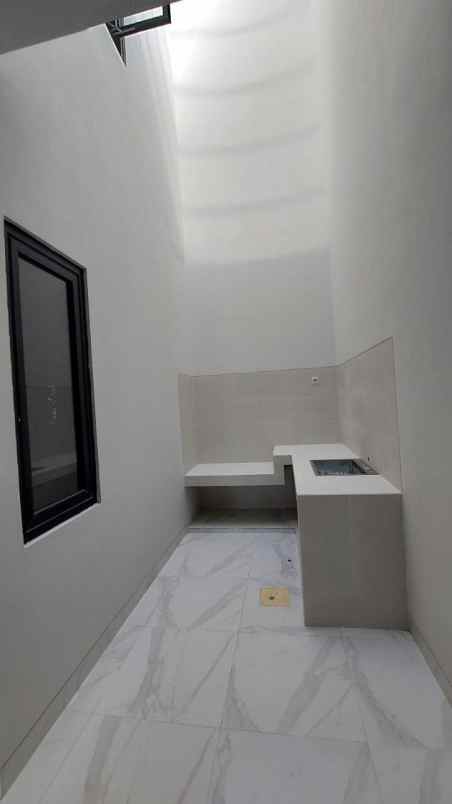 dijual rumah karang asem