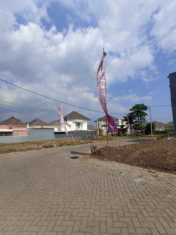 dijual rumah kayana regency