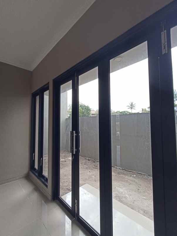 dijual rumah kayana regency