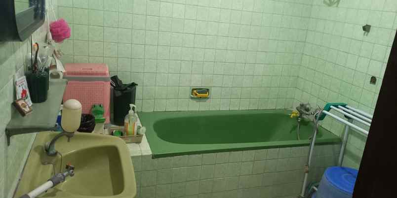 dijual rumah kembar timur