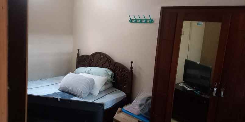 dijual rumah kembar timur