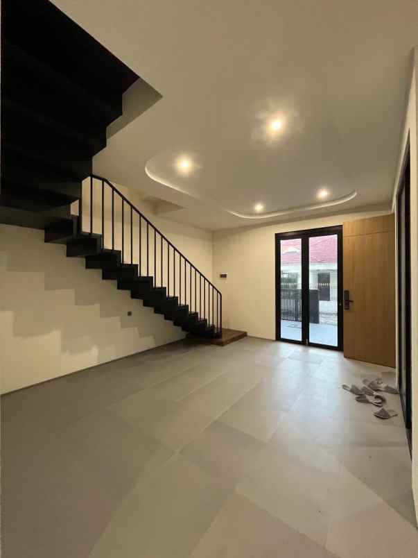 dijual rumah klampis