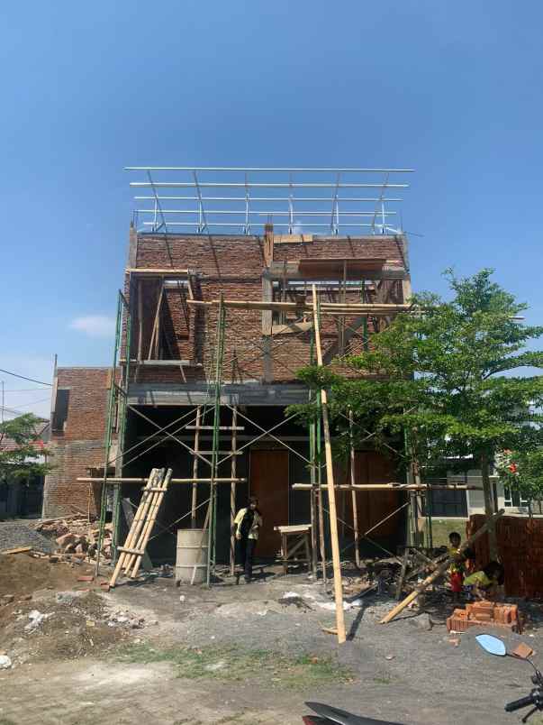 dijual rumah klayatan gg 3 sukun kota