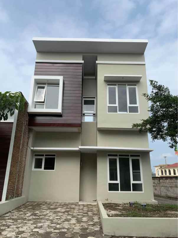 dijual rumah klayatan gg 3 sukun kota