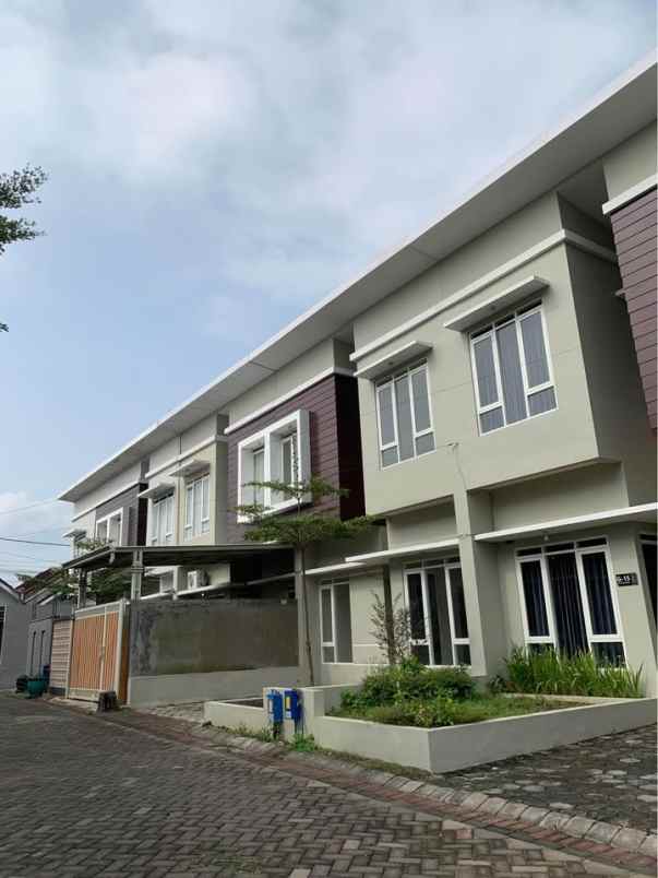 dijual rumah klayatan gg 3 sukun kota