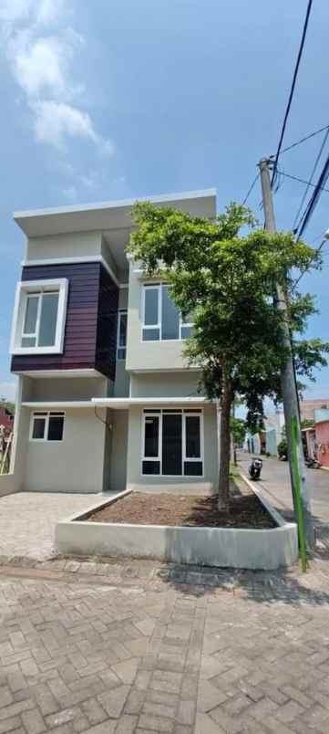 dijual rumah klayatan gg 3 sukun kota
