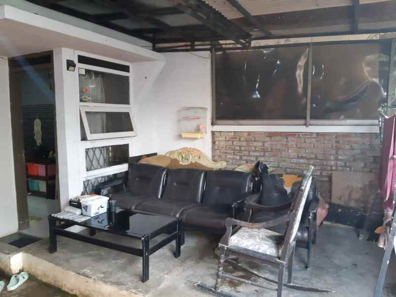 dijual rumah komplek adipura cluster