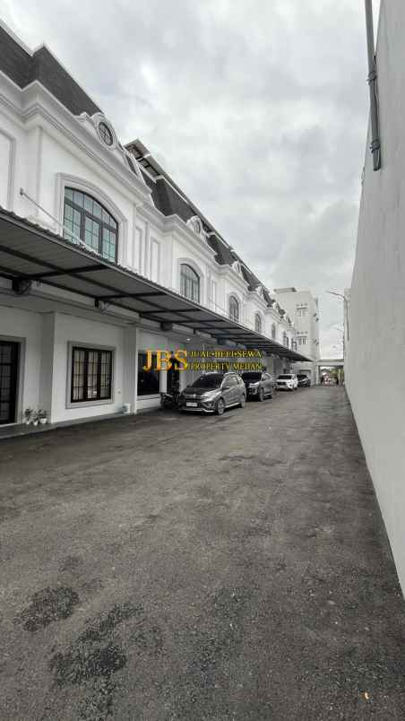dijual rumah komplek aston villa jalan