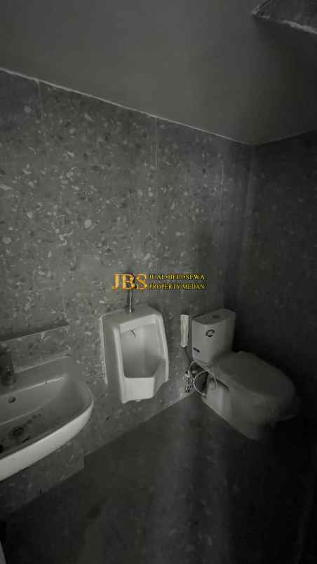 dijual rumah komplek aston villa jalan