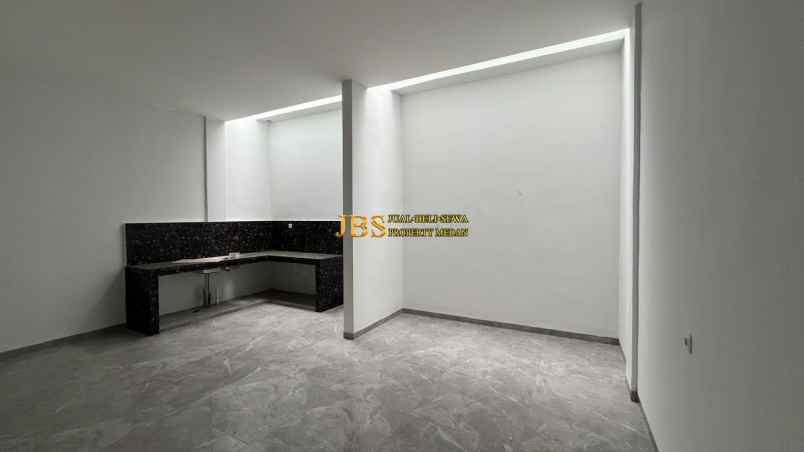 dijual rumah komplek aston villa jalan