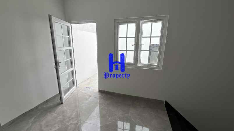 dijual rumah komplek aston villa jalan