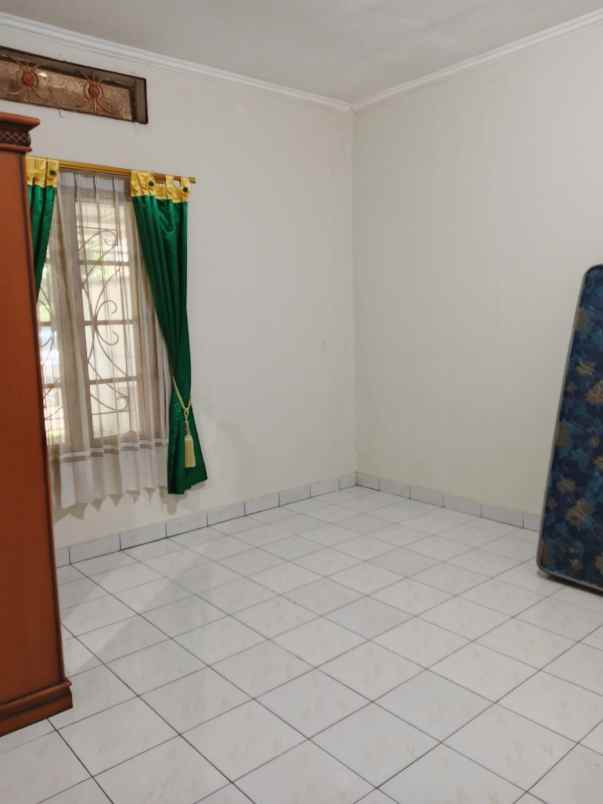 dijual rumah komplek elit setra dago