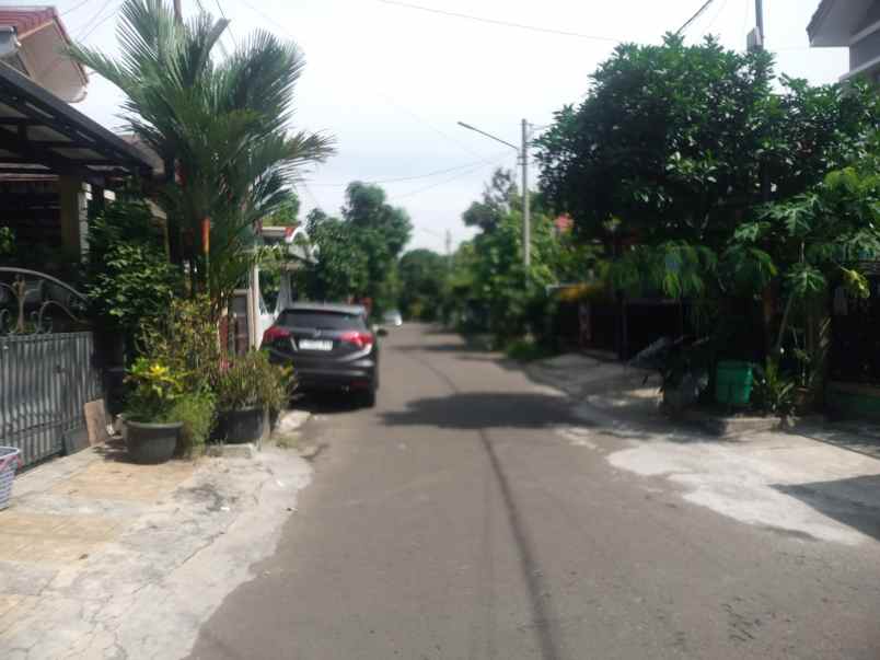 dijual rumah komplek elit setra dago