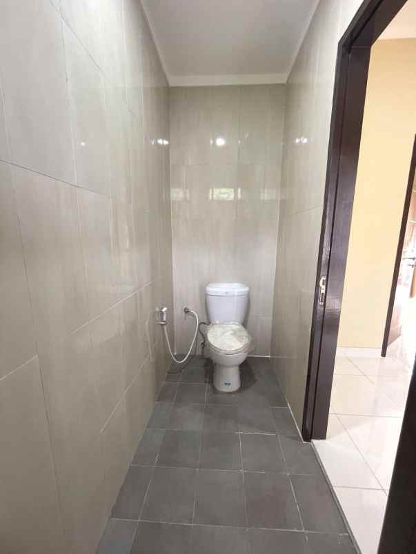 dijual rumah komplek graha raya bintaro