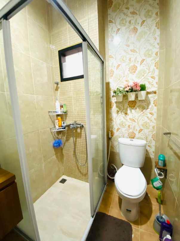 dijual rumah komplek jatibening 1
