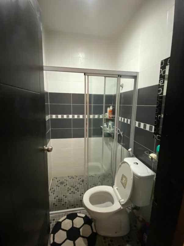 dijual rumah komplek jatibening 1