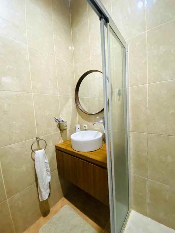 dijual rumah komplek jatibening 1