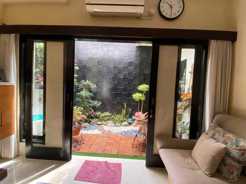 dijual rumah komplek jatibening 1